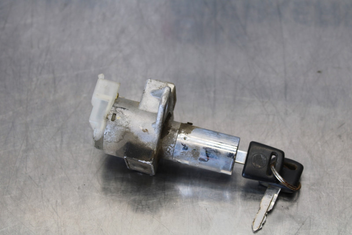76-77 HONDA GOLDWING 1000 IGNITION LOCK W KEYS BB171