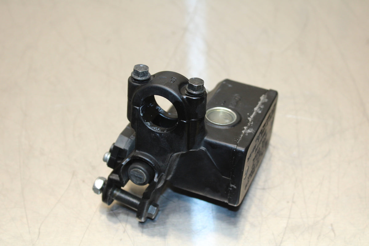 07 SUZUKI BANDIT 600F FRONT BRAKE MASTER CYLINDER BB328