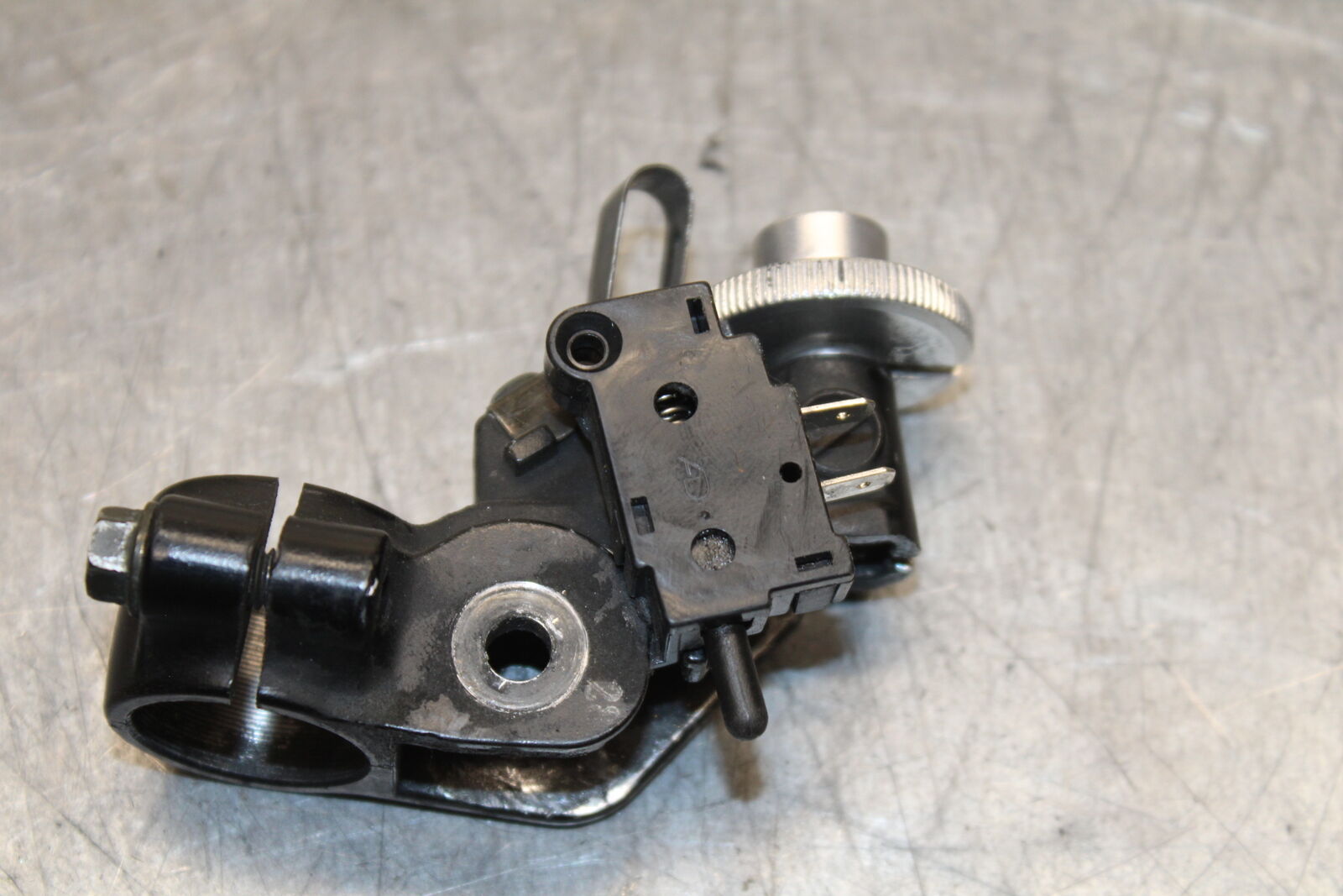 06 YAMAHA YZF R6 CLUTCH LEVER PERCH MOUNT BRACKET BB716