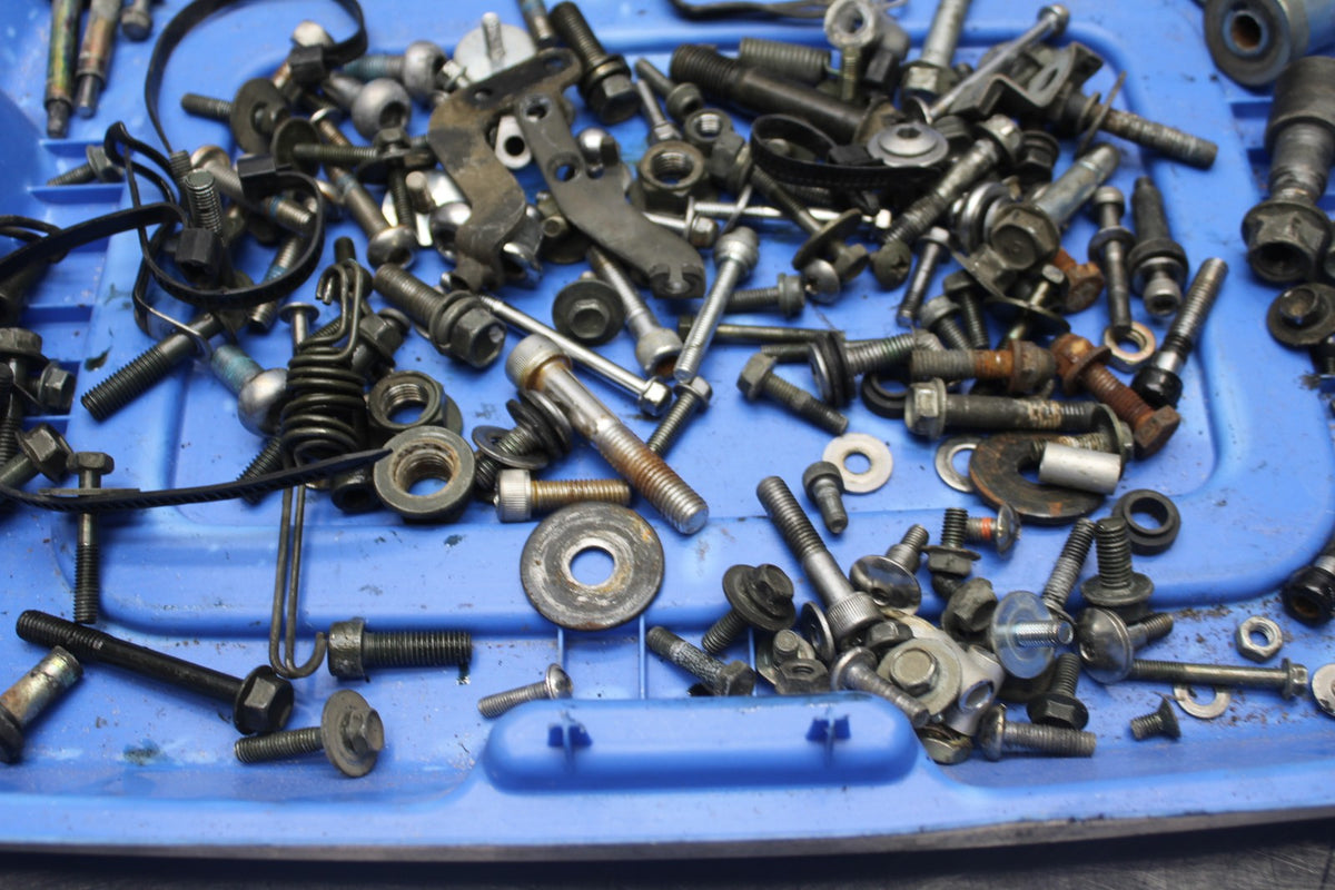2006 Suzuki Boulevard C90  BOLTS HARDWARE MOTOR SCREWS BB849