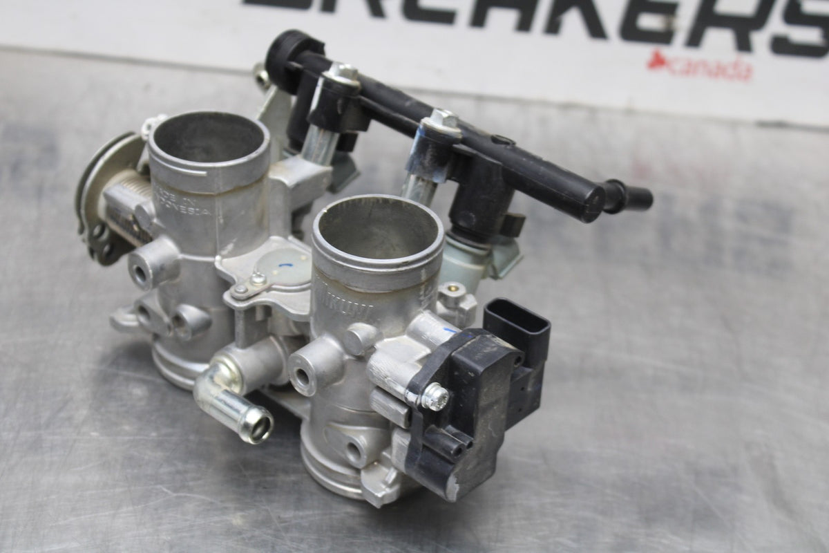 17-18 YAMAHA YZF R3 MAIN FUEL INJECTORS / THROTTLE BODIES BB788