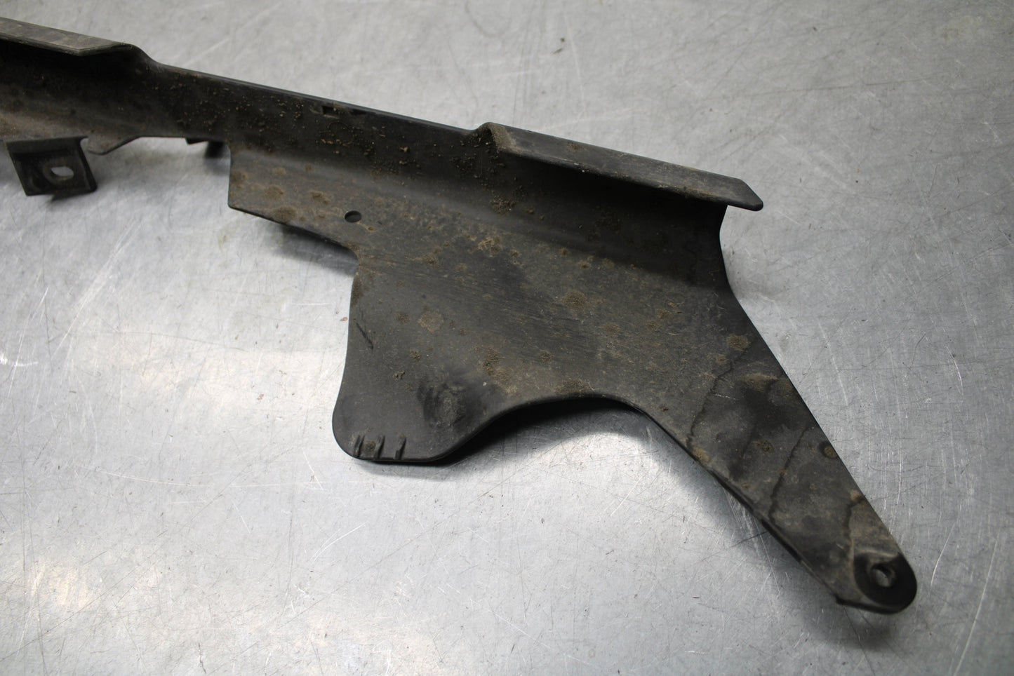 16 KAWASAKI NINJA ZX10R REAR BACK DRIVE CHAIN GUARD SHIELD 36014-0062  BB650