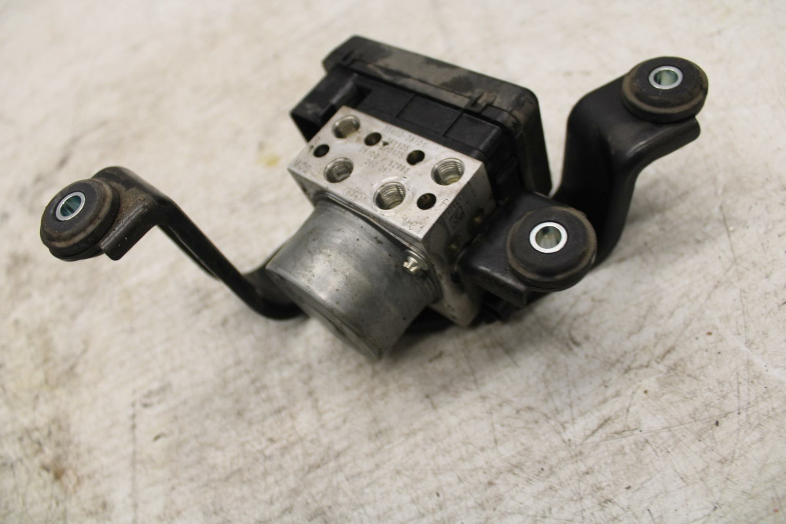 15-16 SUZUKI GSXS750 ABS PUMP UNIT MODULE BB374