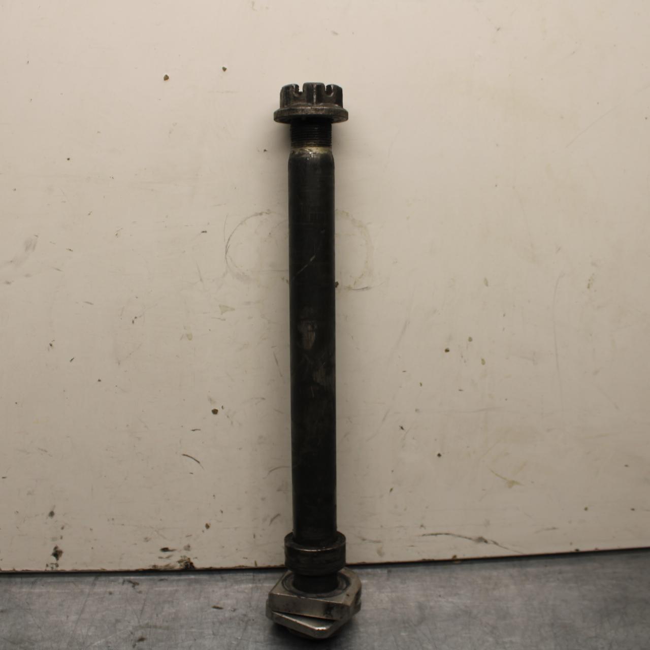 06-07 SUZUKI GSXR750 REAR AXLE BACK WHEEL RIM PIVOT BOLT AXEL 64711-49G10 BB613