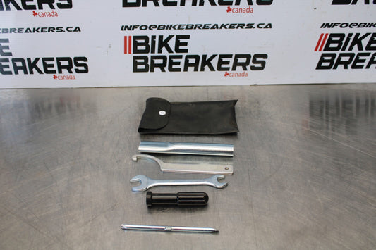 22-25 YAMAHA YZF R7 STOCK TOOLS OEM TOOL BAG KIT SET BB176