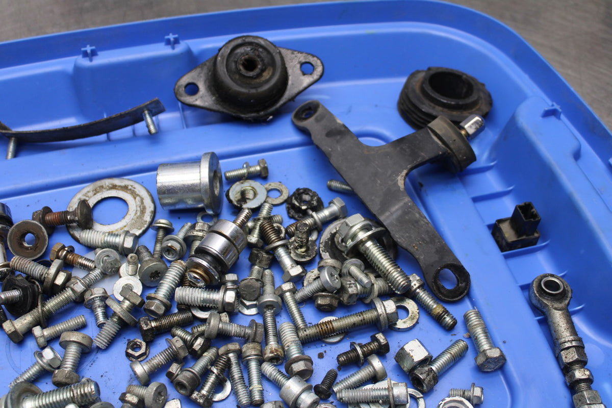 08 HARLEY-DAVIDSON ELECTRA GLIDE POLICE EFI FLHTPI LEFTOVER BOLTS SCREWS BB816