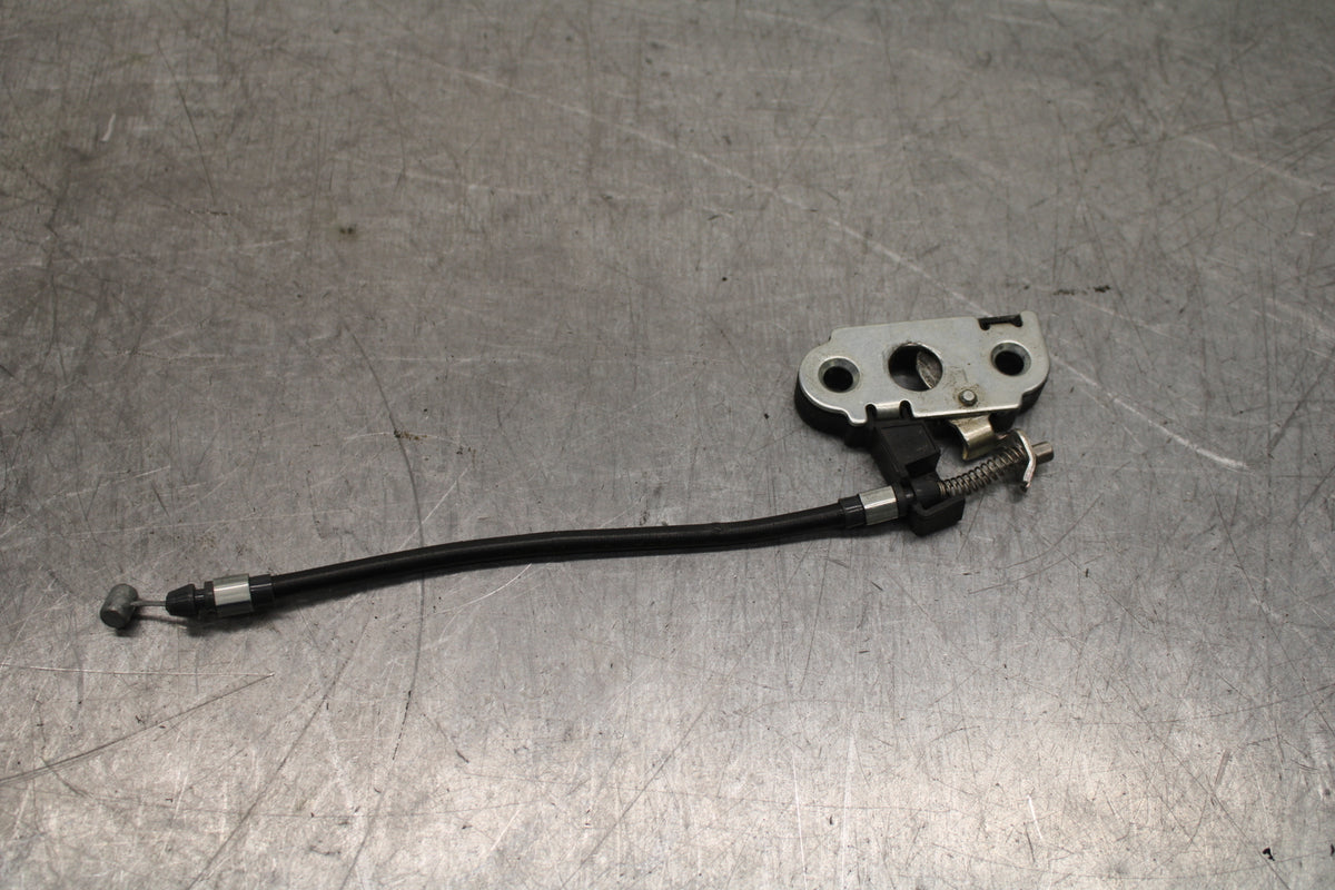 21-24 APRILIA TUONO 660 FACTORY REAR PASSENGER SEAT LATCH LOCK ASSEMBLY BB733