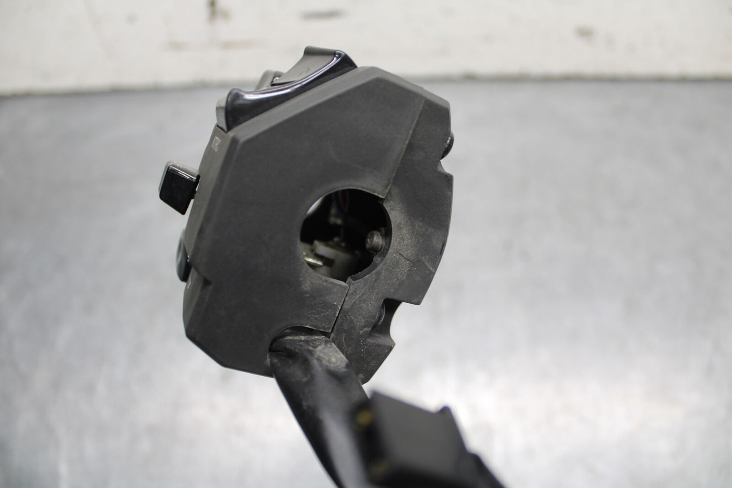 13-18 KAWASAKI NINJA ZX6R LEFT CLIP ON HANDLE HORN SIGNALS SWITCH BB666