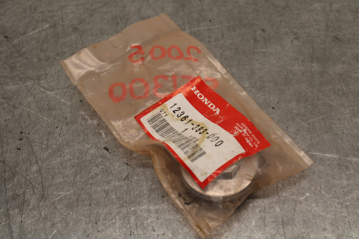 04-12 HONDA ST1300A FINAL DRIVE DIFFERENTIAL FILL CAP OEM BB669