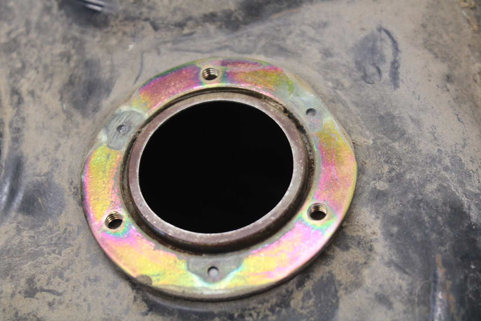 05-09 SUZUKI BOULEVARD C90 GAS TANK FUEL PETROL RESERVOIR BB692