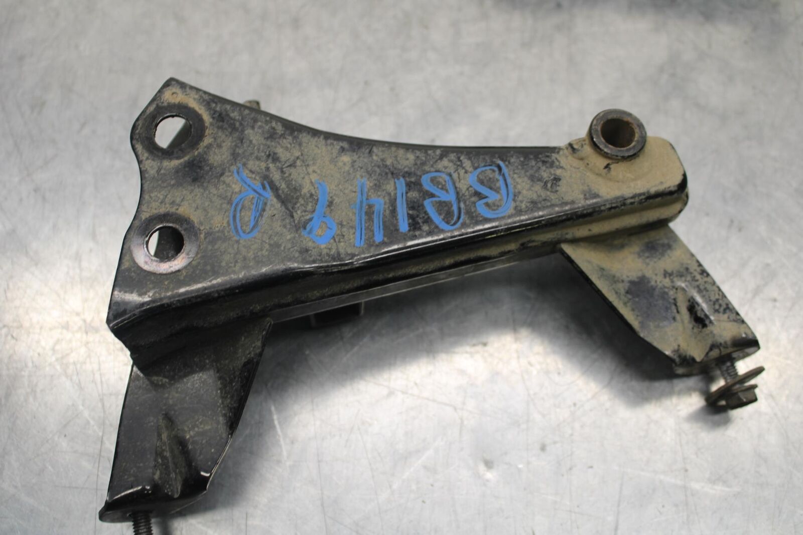 2009 Kawasaki Ninja 250R EX250J ENGINE MOUNT MOTOR BRACKET BB87