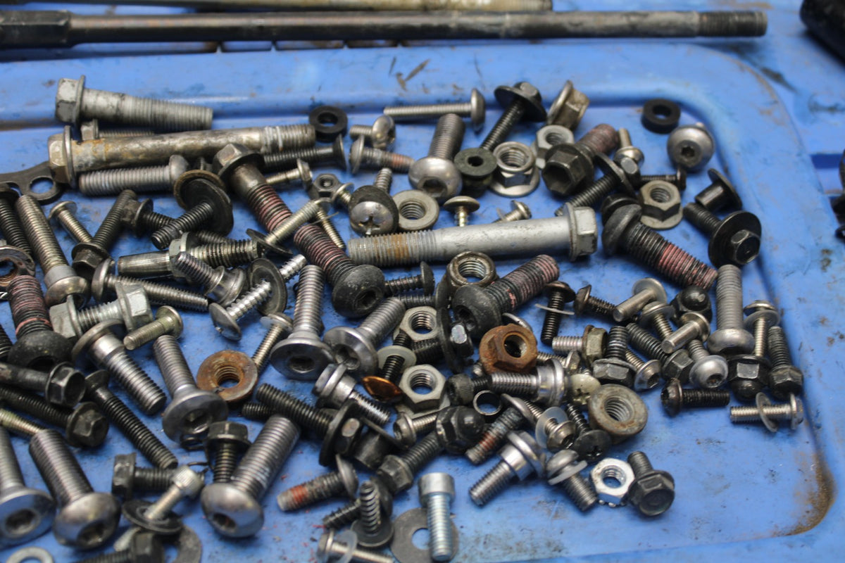 08 KAWASAKI NINJA ZX10R MOUNTING BOLTS HARDWARE SCREWS BB902