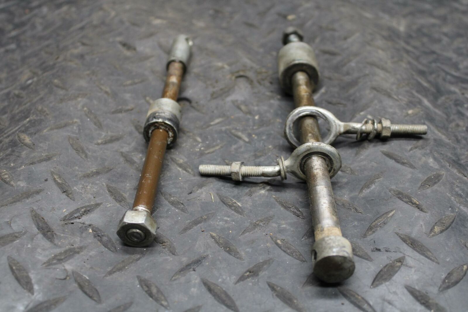 71 YAMAHA L5 FRONT REAR WHEEL RIM AXLE PIVOT BOLT SET BB230