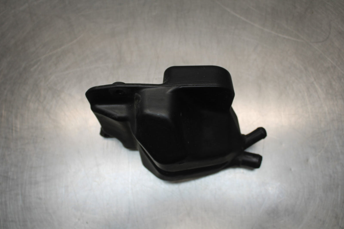 02 DUCATI MONSTER 620 ENGINE MOTOR OIL BREATHER TANK BB851