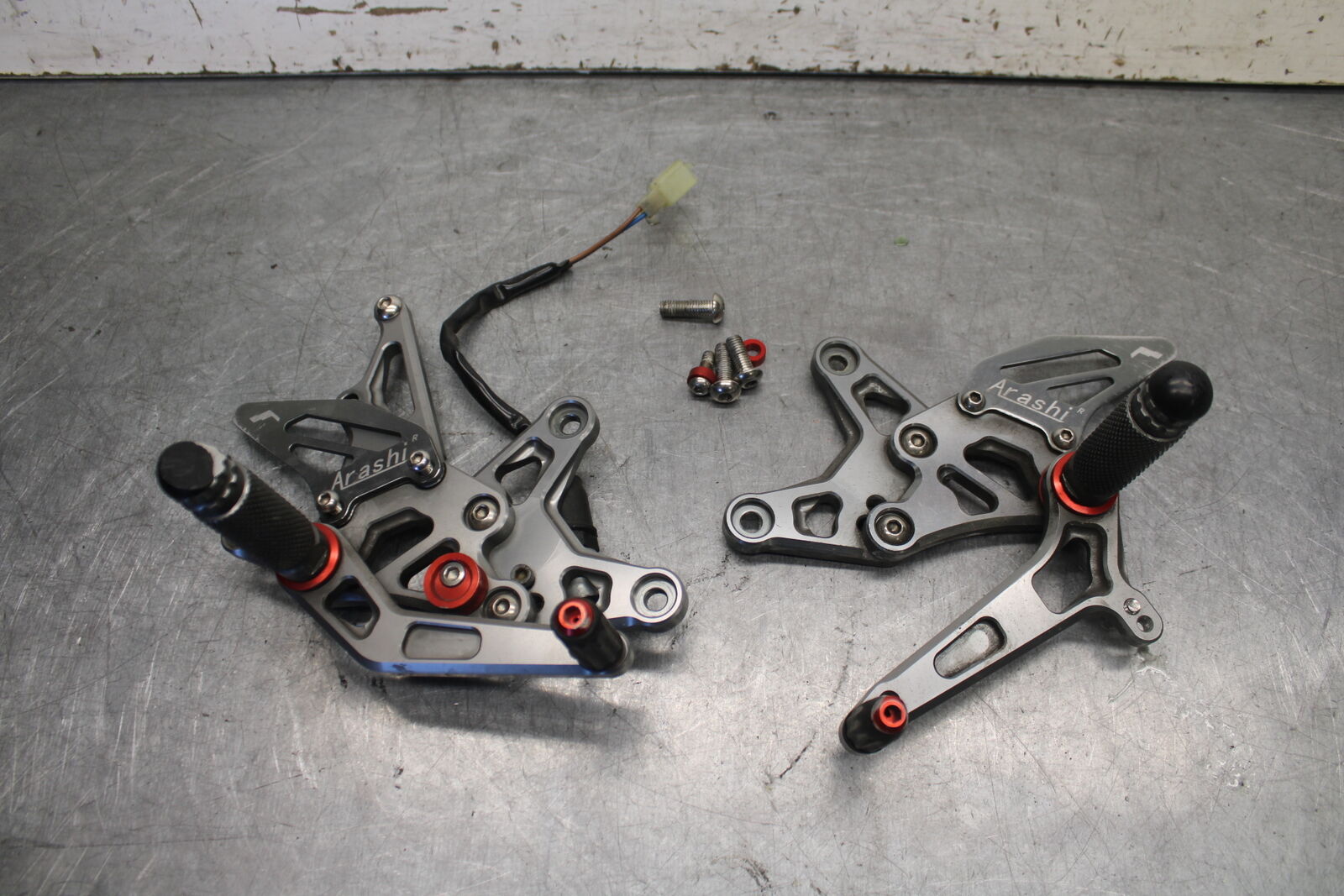09-12 KAWASAKI NINJA ZX6R RIGHT LEFT REARSETS REAR SET DRIVER FOOT PEGS  BB698