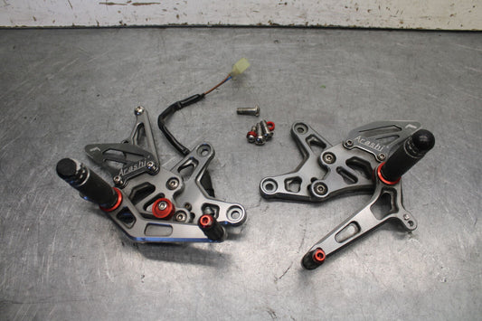 09-12 KAWASAKI NINJA ZX6R RIGHT LEFT REARSETS REAR SET DRIVER FOOT PEGS  BB698