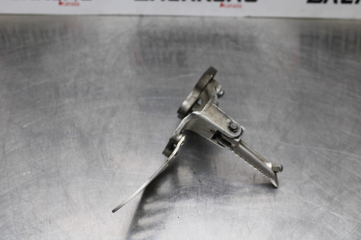 06-07 SUZUKI GSXR 600 LEFT REARSET REAR SET DRIVER FOOT PEG REST STOP BB178