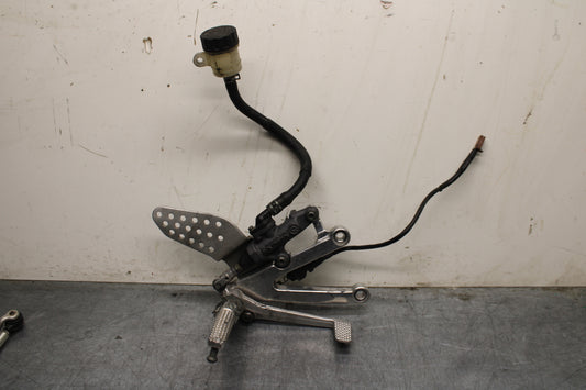 00-01 YAMAHA YZF R1 RIGHT REARSET REAR SET DRIVER FOOT PEG REST STOP BB755