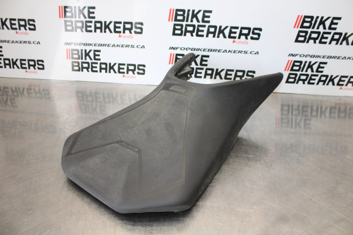 17-22 KTM 390 DUKE FRONT DRIVERS SEAT PAD SADDLE PILLION BB180