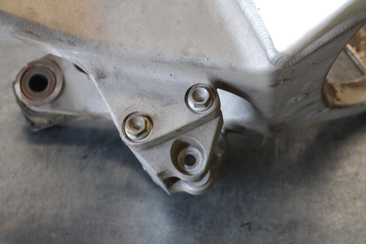 03-04 HONDA CBR600RR REAR SWINGARM BACK SUSPENSION SWING ARM BB661