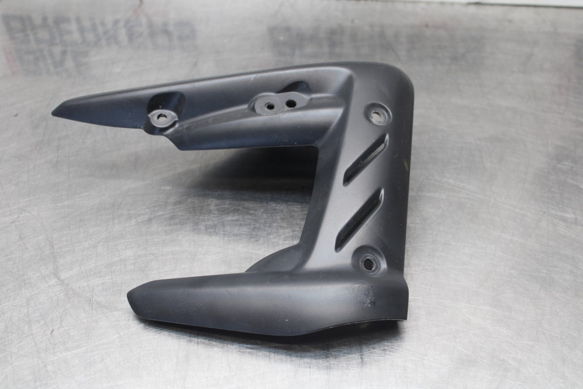 12 TRIUMPH STREET TRIPLE R RIGHT MID UPPER SIDE FAIRING COWL PLASTIC BB914