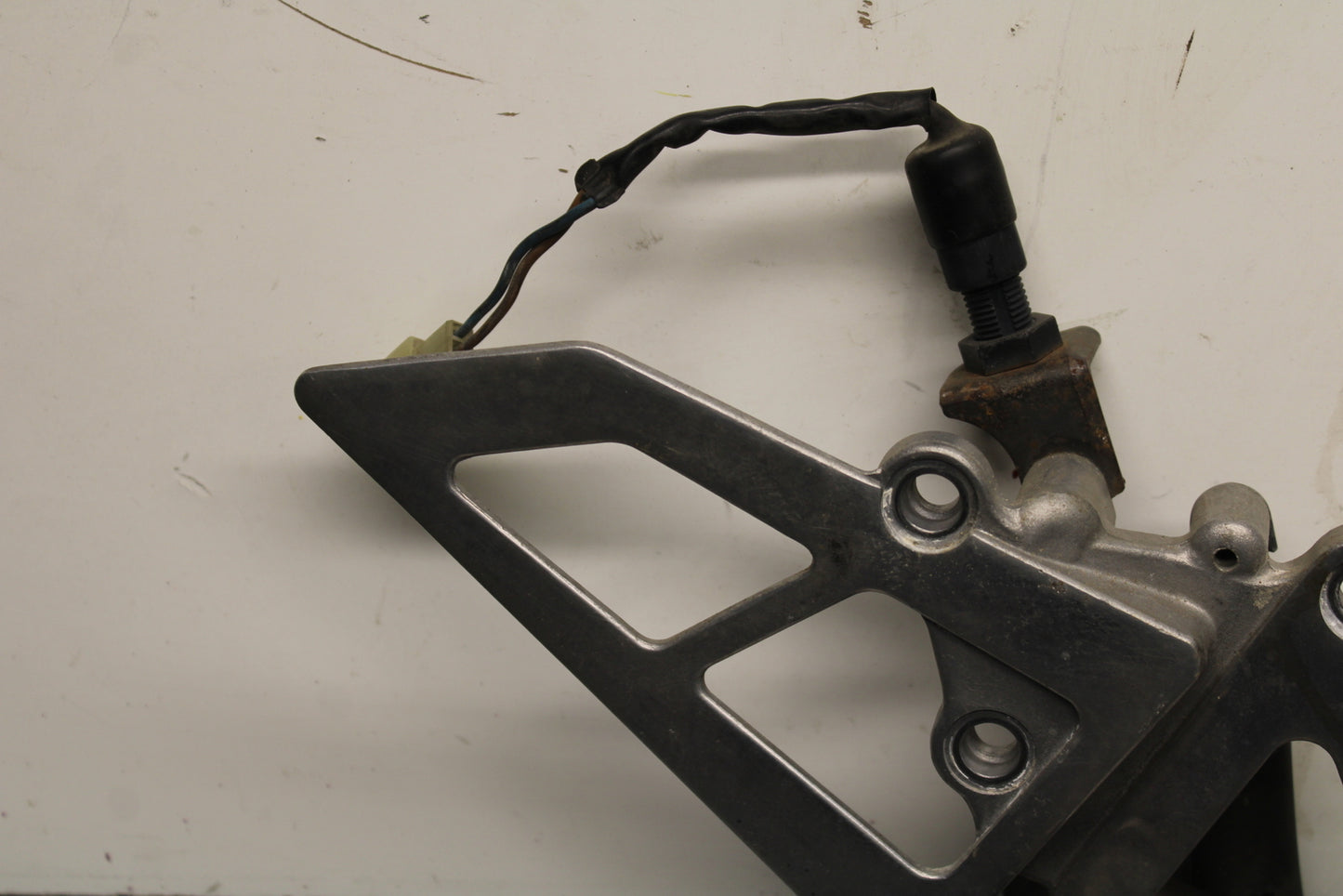 93-94 KAWASAKI NINJA ZX7R RIGHT REARSET REAR SET DRIVER FOOT PEG REST STOP BB124