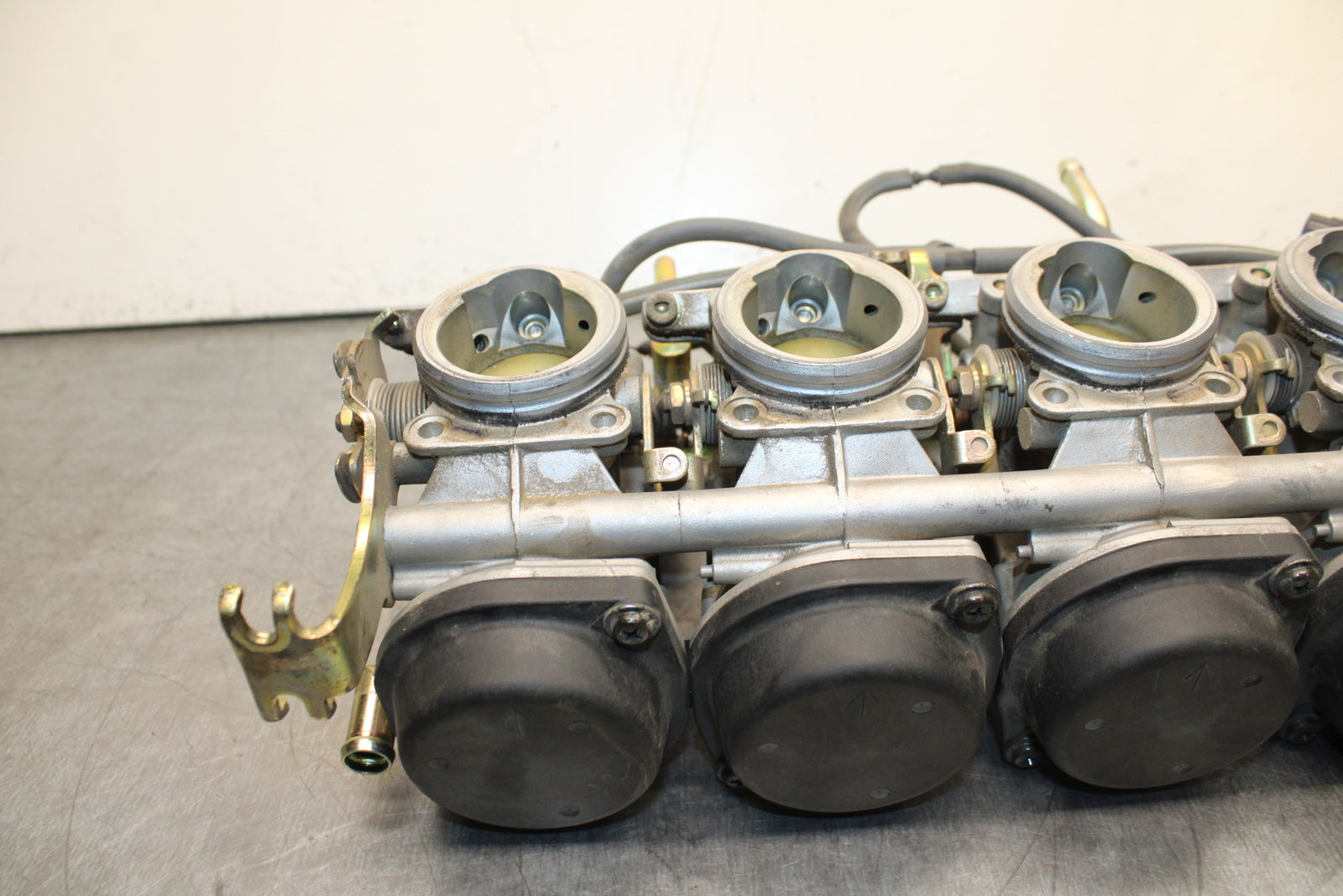 03-05 YAMAHA YZF R6  MAIN FUEL INJECTORS / THROTTLE BODIES BB751