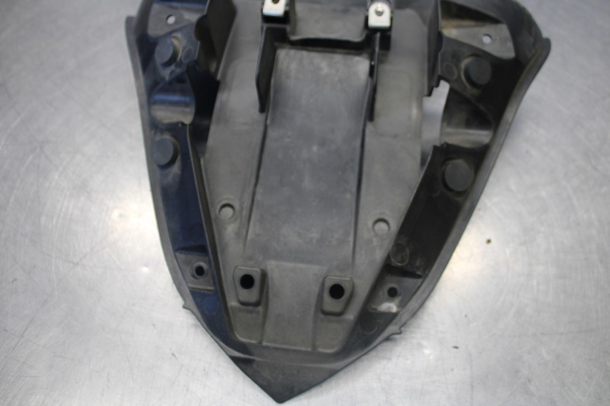 07-08 KAWASAKI NINJA ZX6R REAR BACK TAIL UNDERTAIL BATTERY TRAY PLASTIC BB937