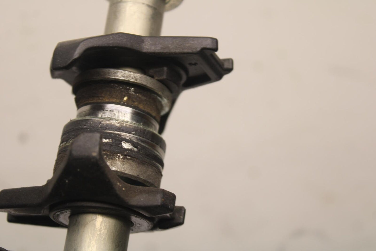 12-17 KAWASAKI ER-6N Z650 REAR AXLE BACK WHEEL RIM PIVOT BOLT AXEL BB607