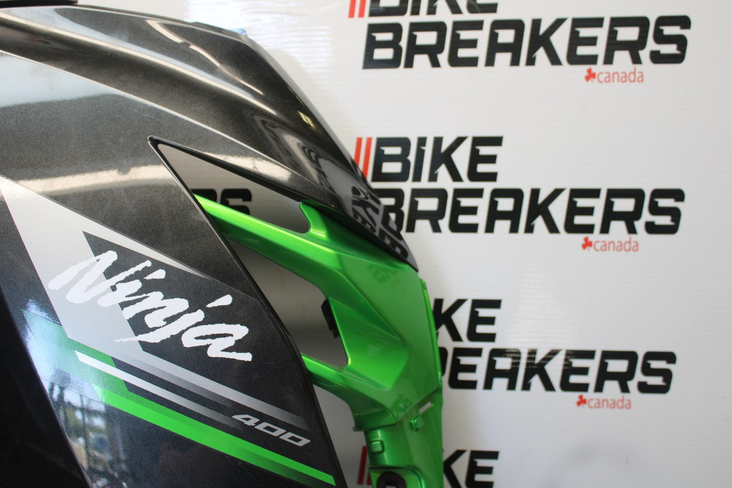18-23 KAWASAKI NINJA 400 EX400 LEFT MID UPPER SIDE FAIRING COWL PLASTIC BB192