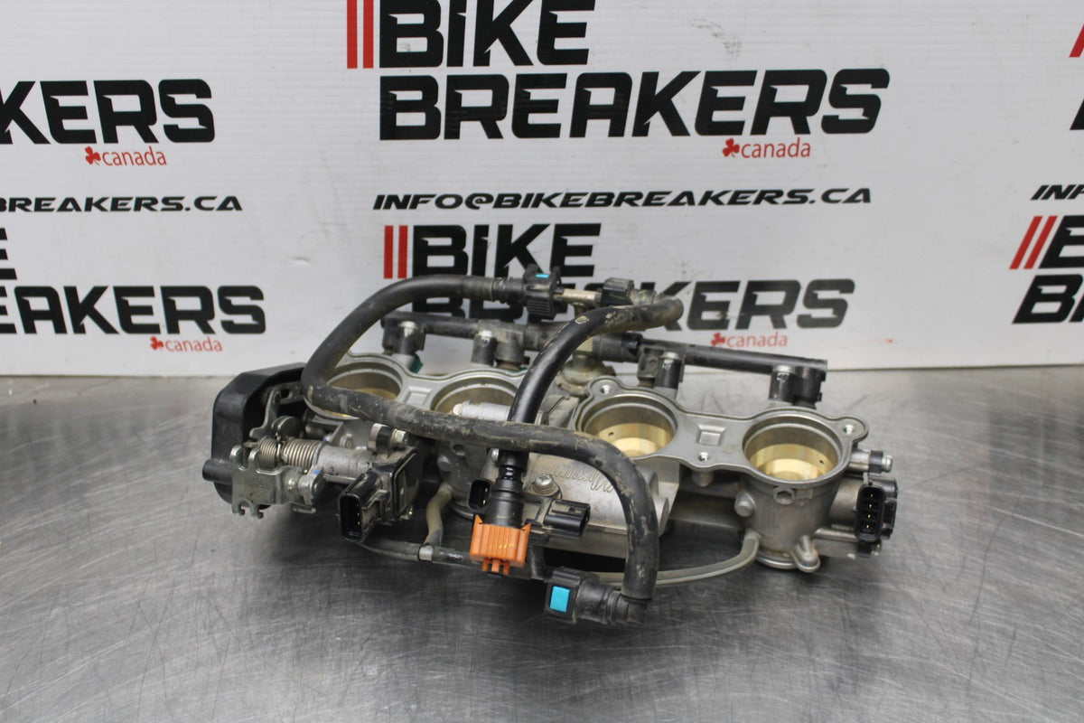 13 YAMAHA YZF R1 MAIN FUEL INJECTORS / THROTTLE BODIES BB781