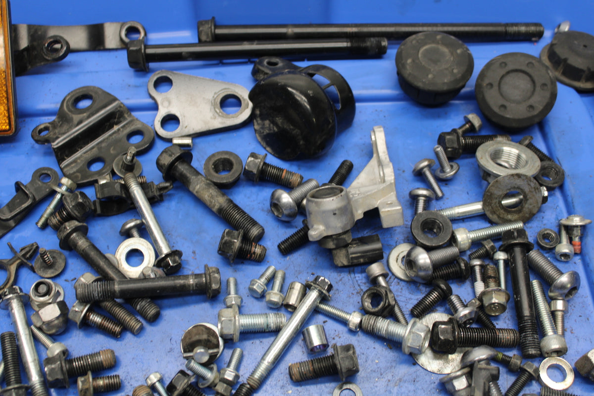 17-24 YAMAHA BOLT XVS950 MOUNTING BOLTS HARDWARE MOTOR SCREWS BB729