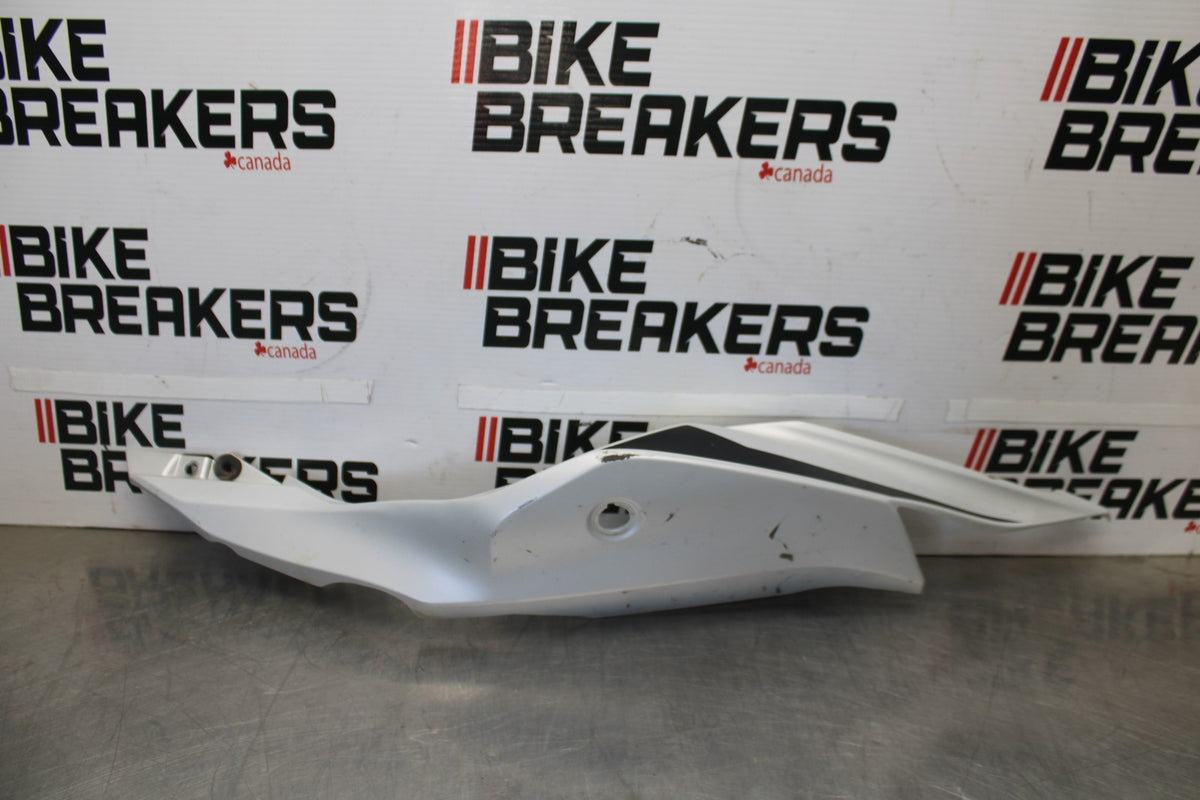 23-26 KAWASAKI NINJA ZX4RR LEFT REAR BACK TAIL FAIRING COWL SHROUD BB898