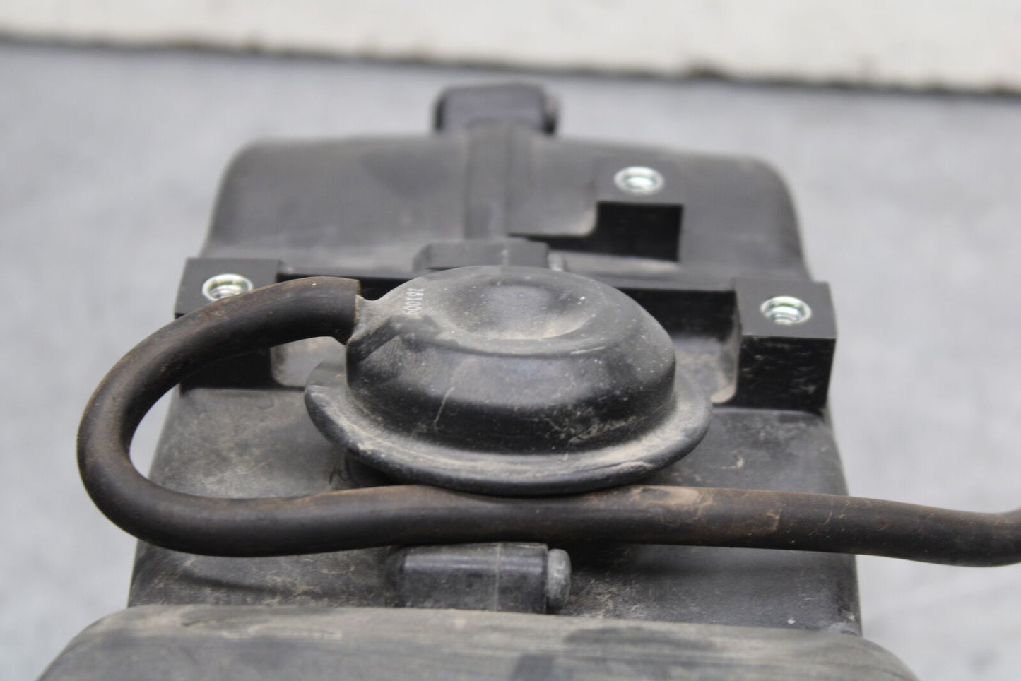 16 KAWASAKI NINJA ZX10R RAM AIR INTAKE TUBE DUCT 39045-0041 BB650