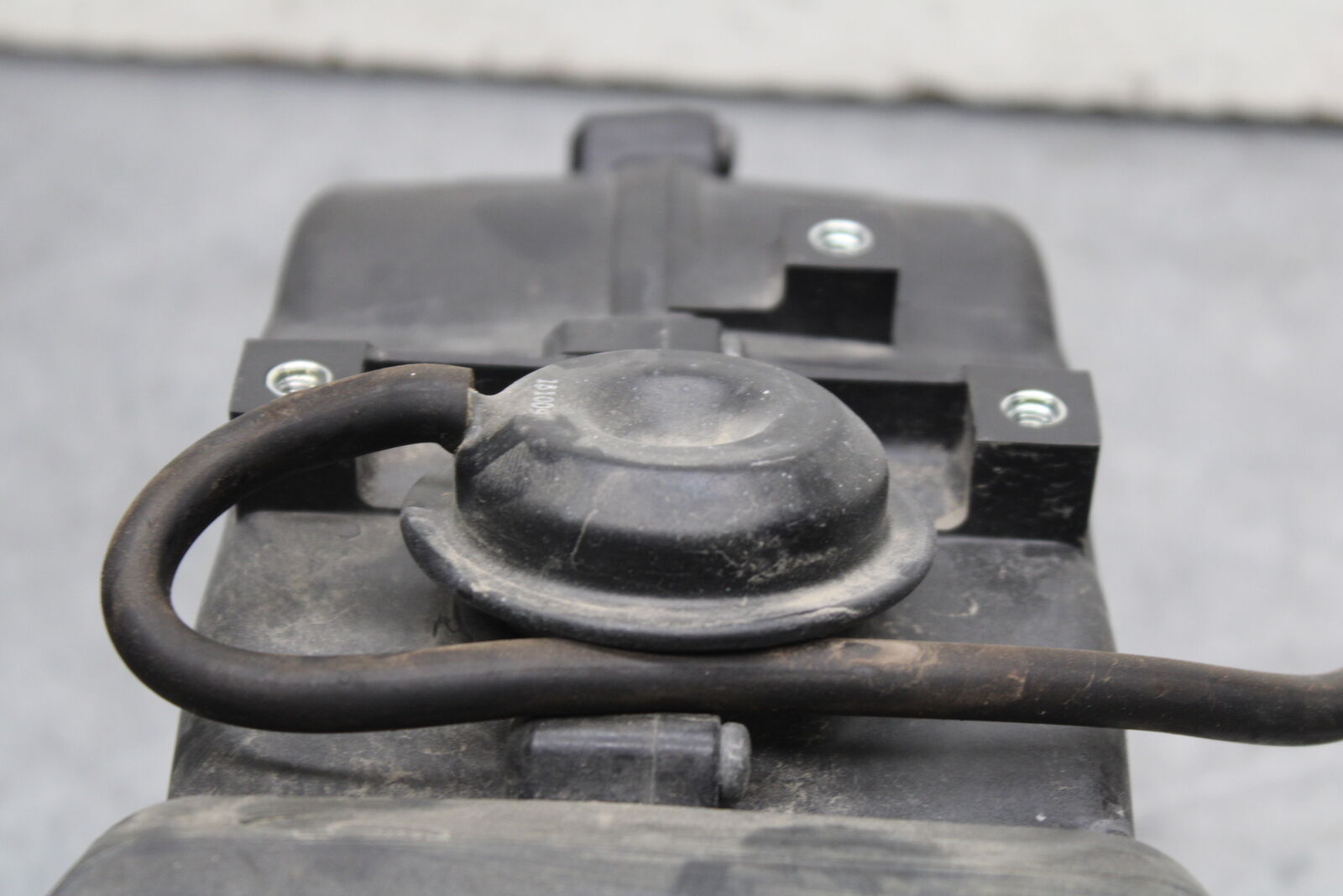 16 KAWASAKI NINJA ZX10R RAM AIR INTAKE TUBE DUCT 39045-0041 BB650