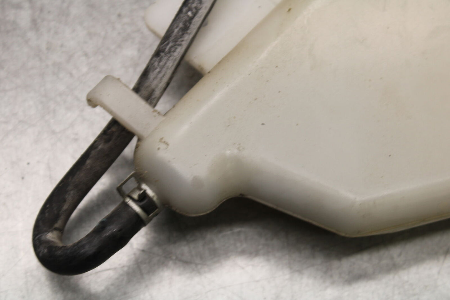 05-06 SUZUKI GSXR1000 COOLANT WATER TANK RESERVOIR BOTTLE 17910-41G00 BB663