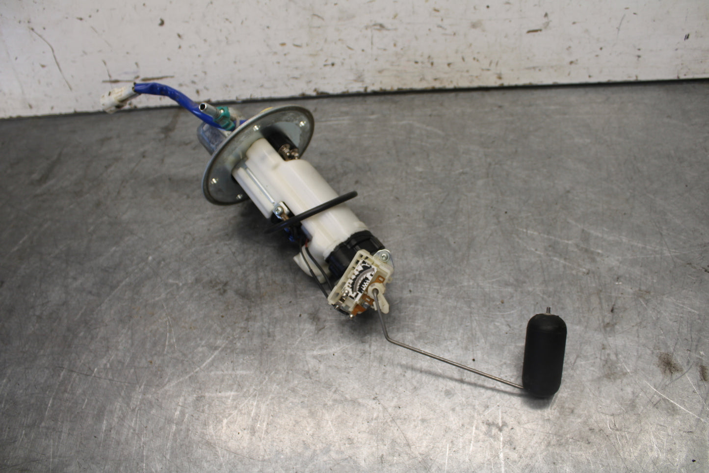 06-07 SUZUKI GSXR 600 FUEL PUMP GAS PETROL SENDER UNIT BB694