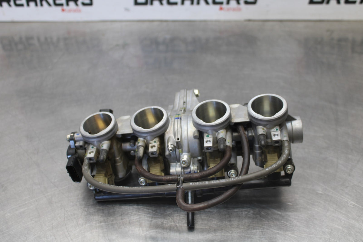 23-26 KAWASAKI NINJA ZX4RR MAIN FUEL INJECTORS / THROTTLE BODIES BB898