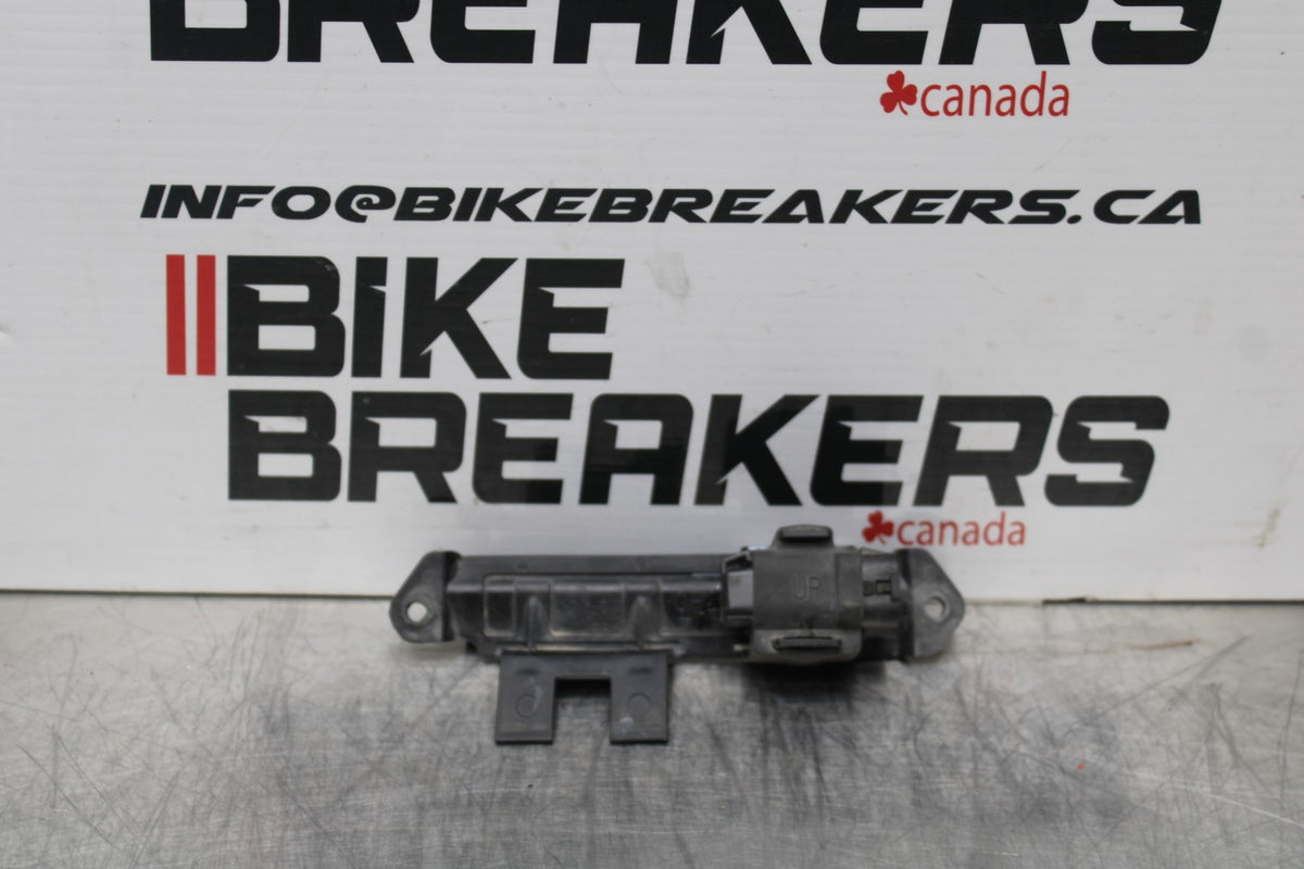 08-10 SUZUKI GSXR 600 TIP OVER BANK ANGLE CRASH SENSOR SWITCH  BB202