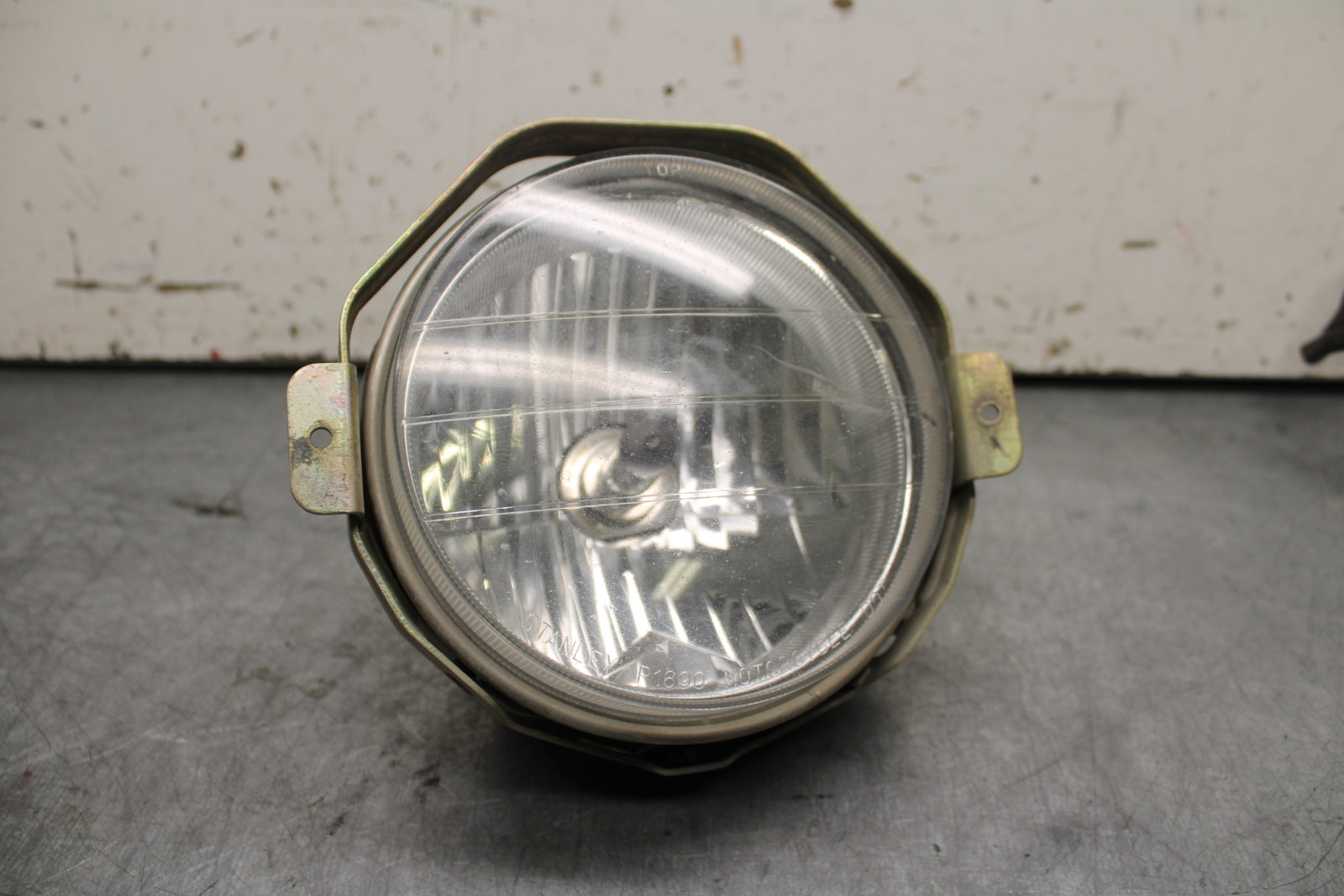 02-04 HONDA VTX1800S SINGLE HEADLIGHT HEAD LAMP LIGHT BB712