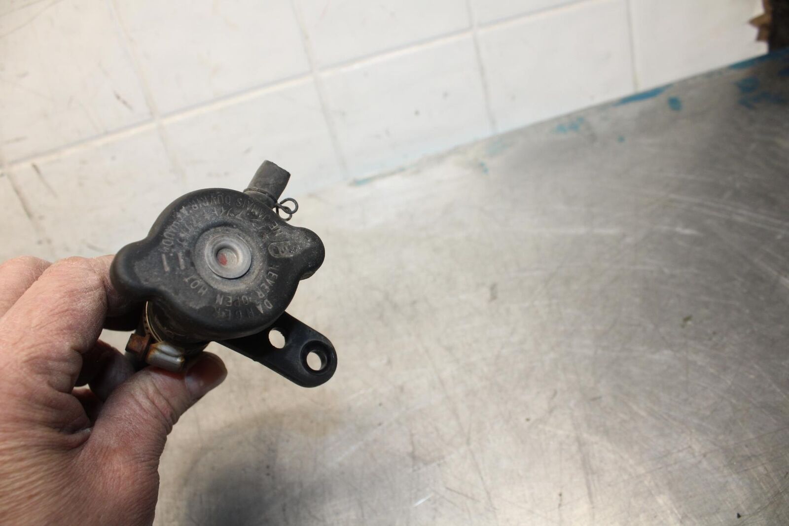 08-12 KAWASAKI NINJA 250R EX250J RADIATOR CAP BB496