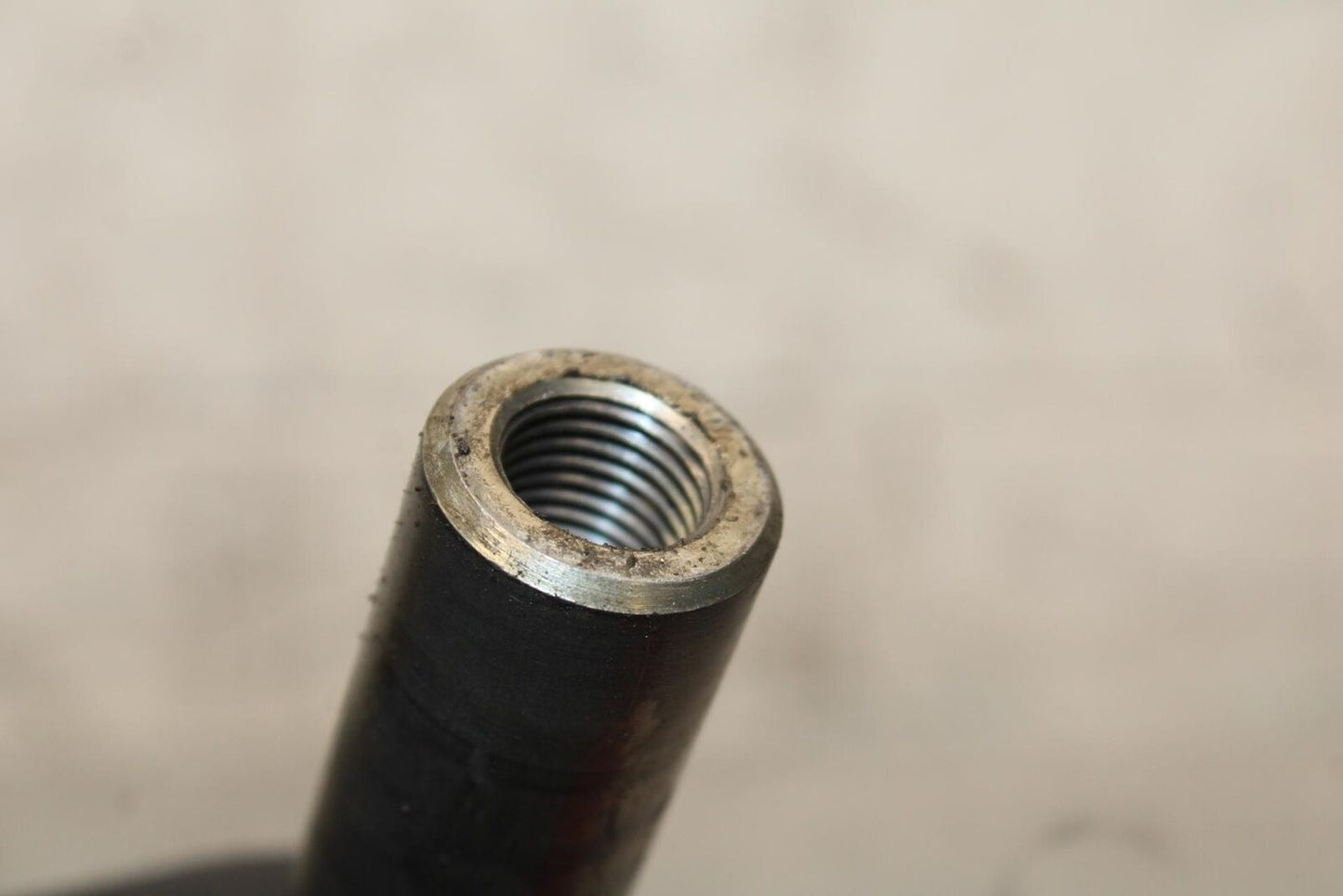 2006 Yamaha YZF R6 FRONT WHEEL RIM AXLE PIVOT BOLT 2C0-25181-00-00 BB560