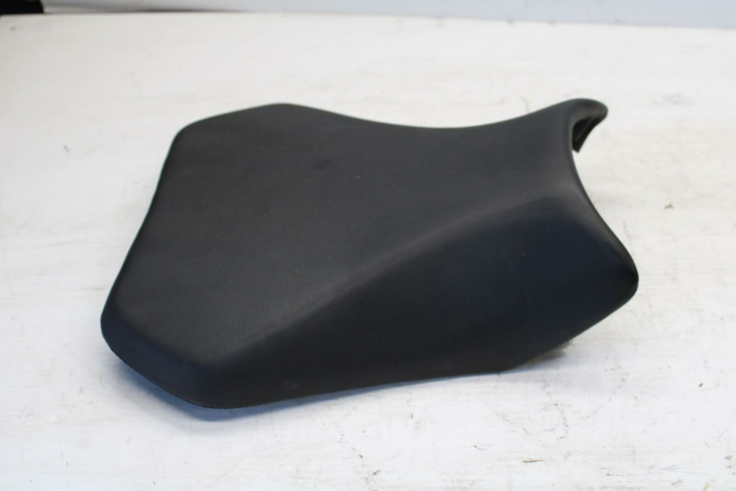 11-19 SUZUKI GSXR600 FRONT DRIVERS SEAT PAD SADDLE PILLION BB294
