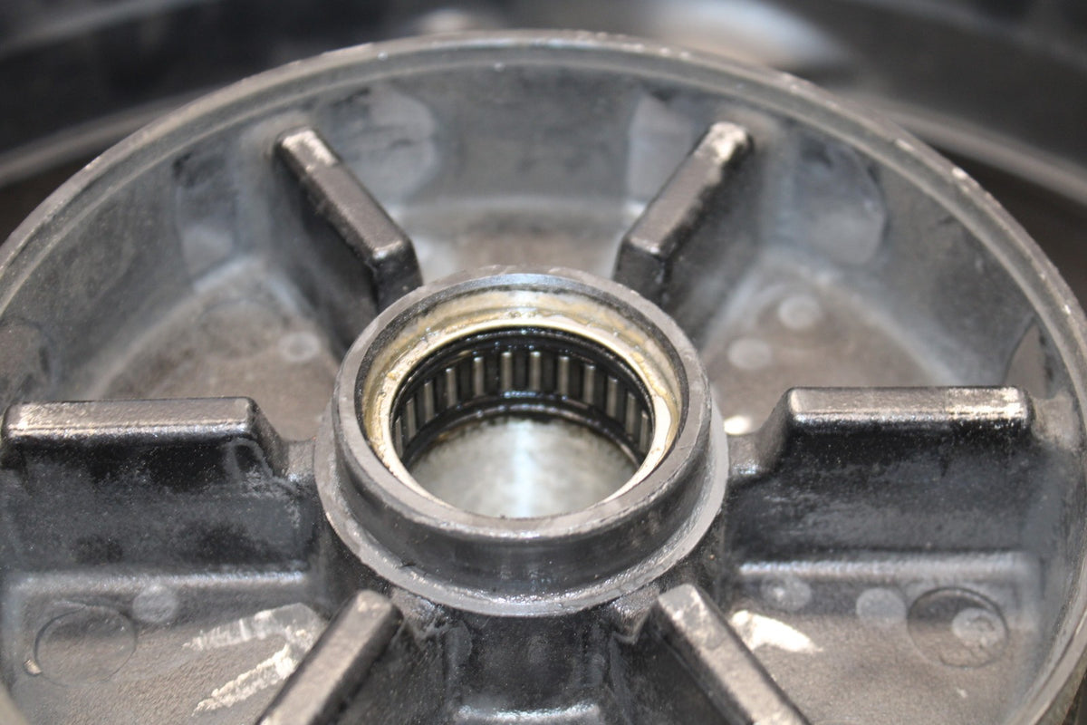 03-04 YAMAHA YZF R6 REAR WHEEL BACK RIM & ROTOR BB890