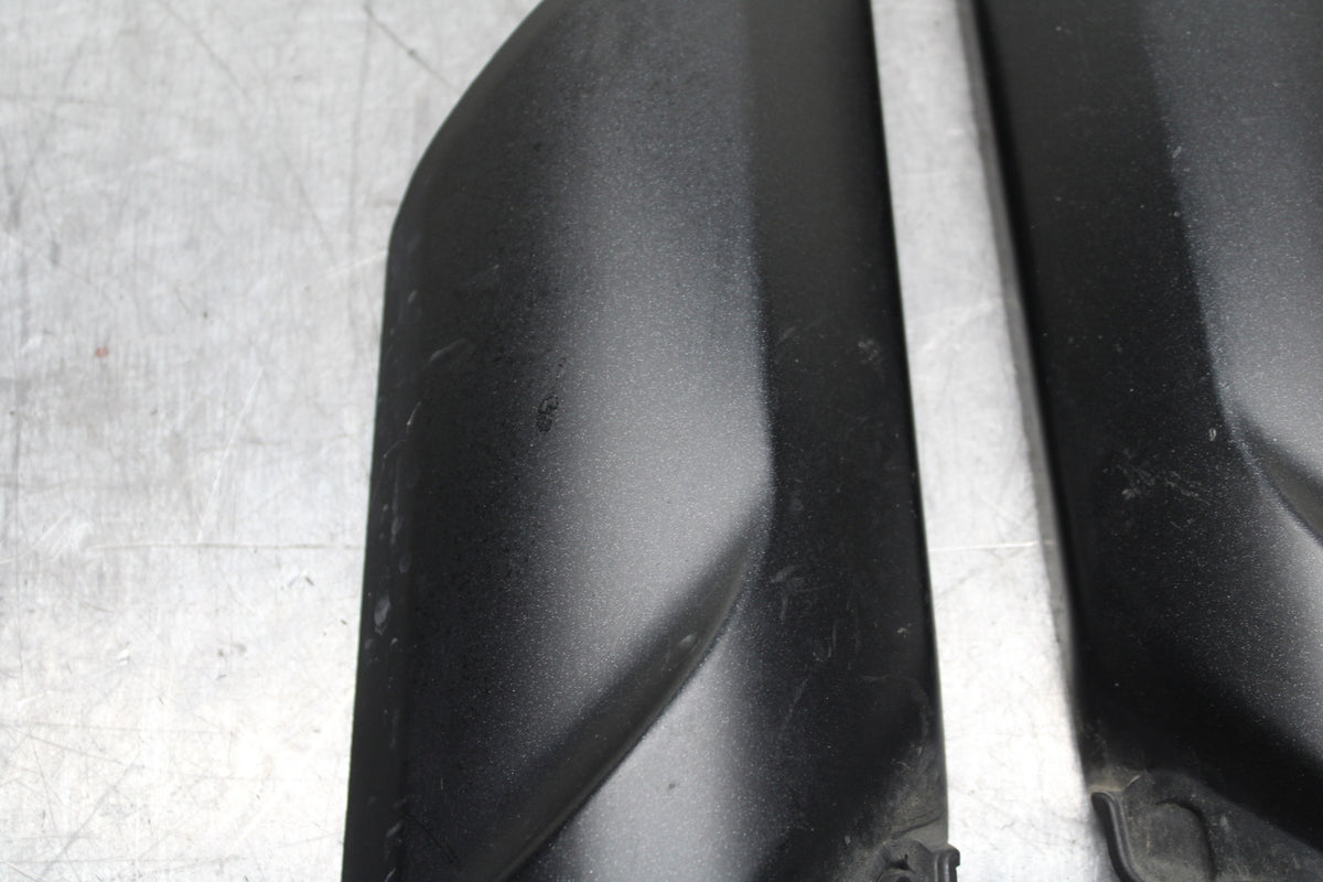 12-17 KAWASAKI ER-6N Z650 FRONT FORK GUARD COVER SET PAIR BB709