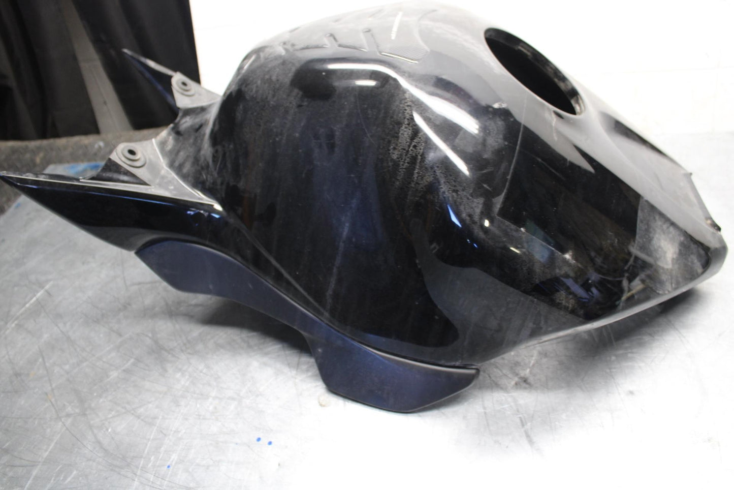 06-07 HONDA CBR1000RR GAS TANK FUEL CELL COVER FAIRING COWL BB464