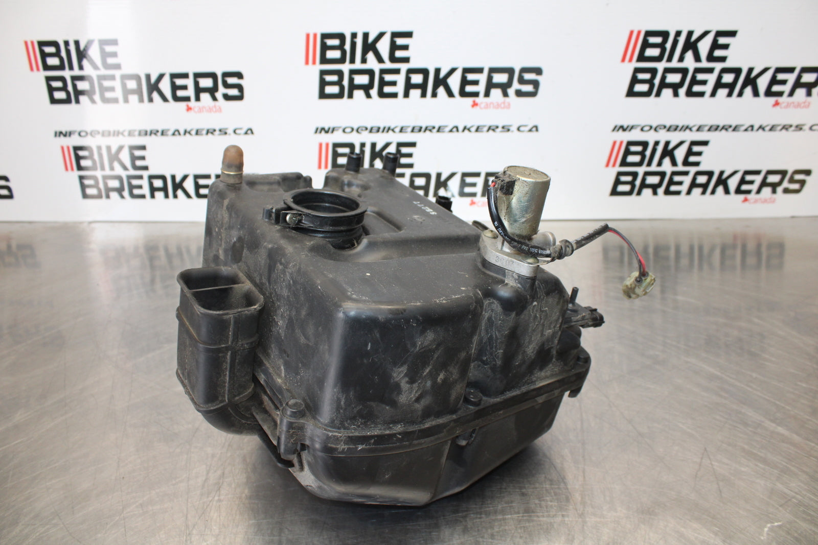 03 SUZUKI SV650S AIRBOX AIR INTAKE FILTER BOX BB167