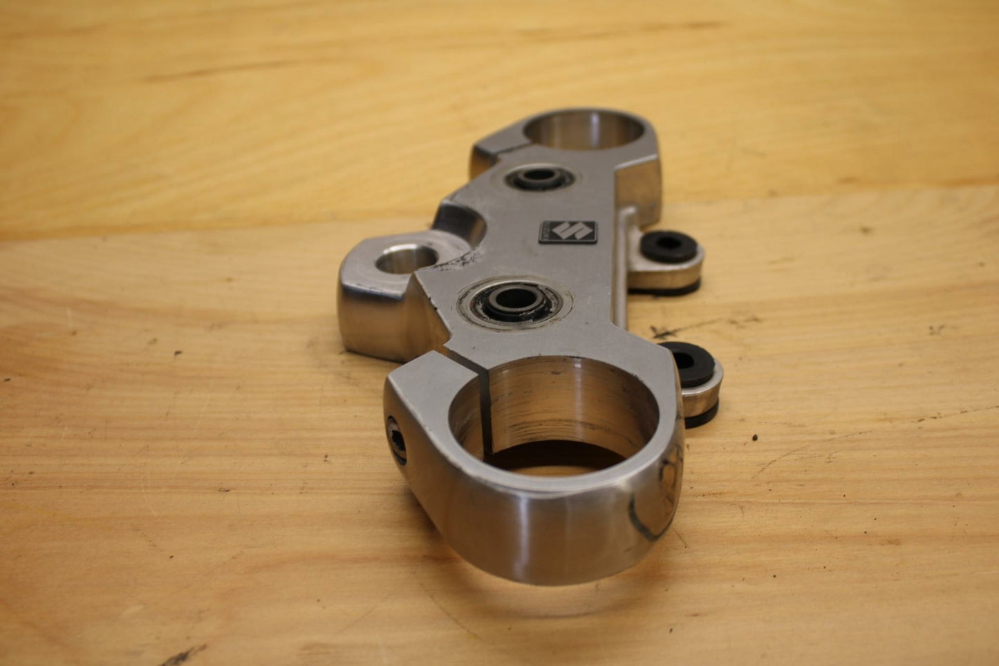 97-04 SUZUKI MARAUDER 800 FORKS UPPER TRIPLE TREE CLAMP BB312