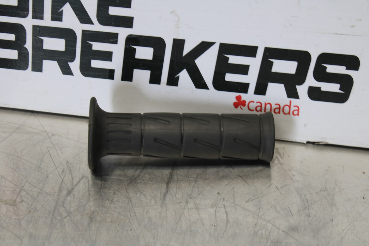 07-08 KAWASAKI NINJA ZX6R RIGHT THROTTLE GRIP BB175