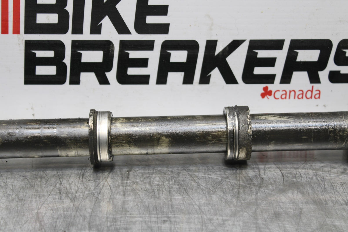 06-07 SUZUKI GSXR 600 REAR AXLE BACK WHEEL RIM PIVOT BOLT AXEL BB178